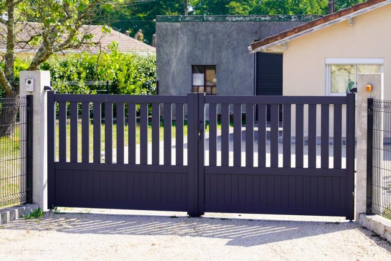 Nos conseils pour bien choisir un portail en aluminium à Besançon